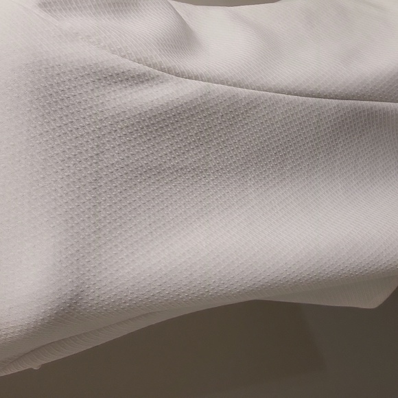 Reitmans sleeveless top with pearl details. - Picture 4 of 10